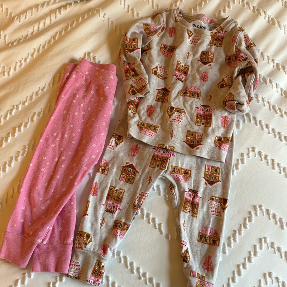 Old Navy Pajamas 12-18 month